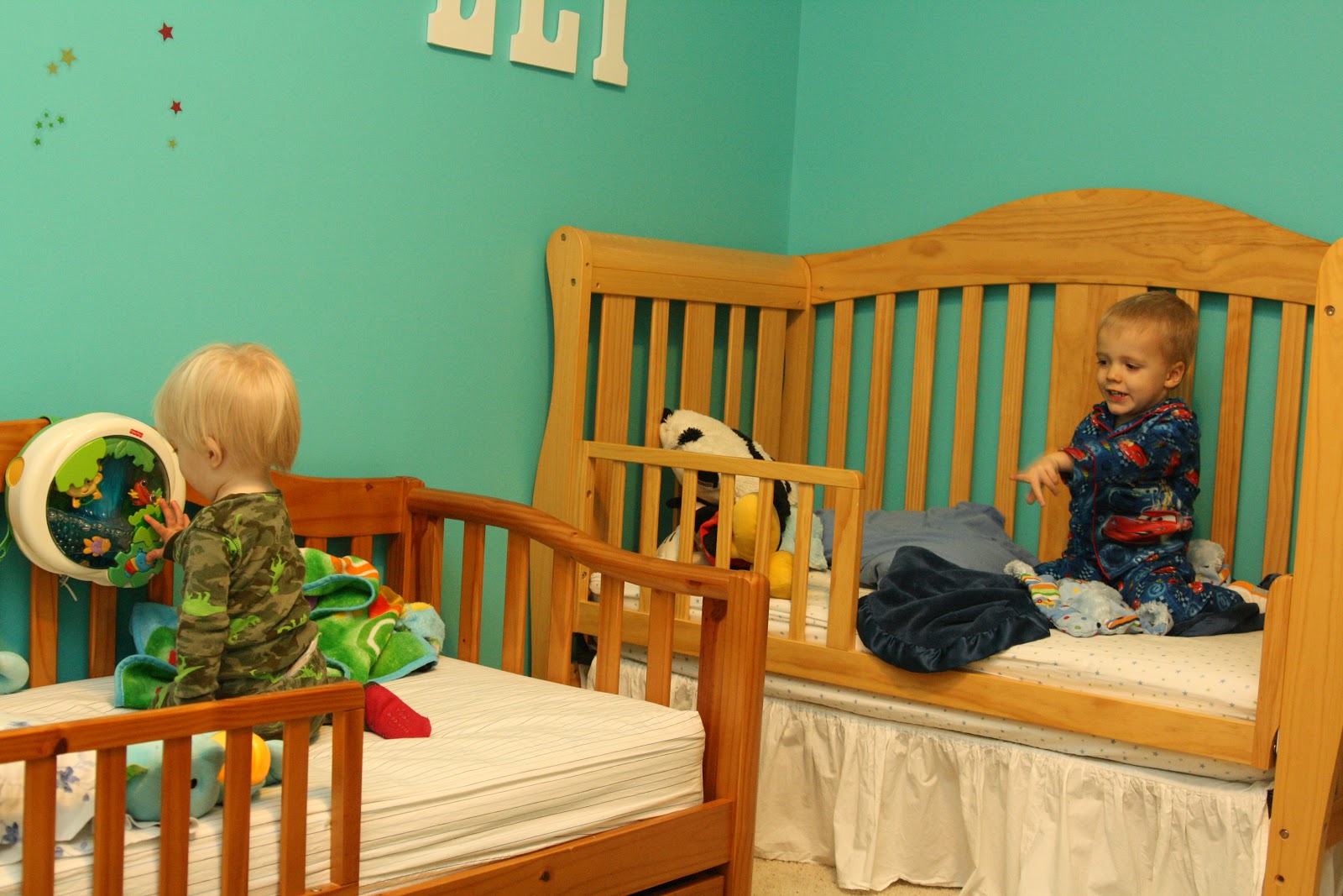 Baby Crib Turns Into Toddler Bed Photos Cantik