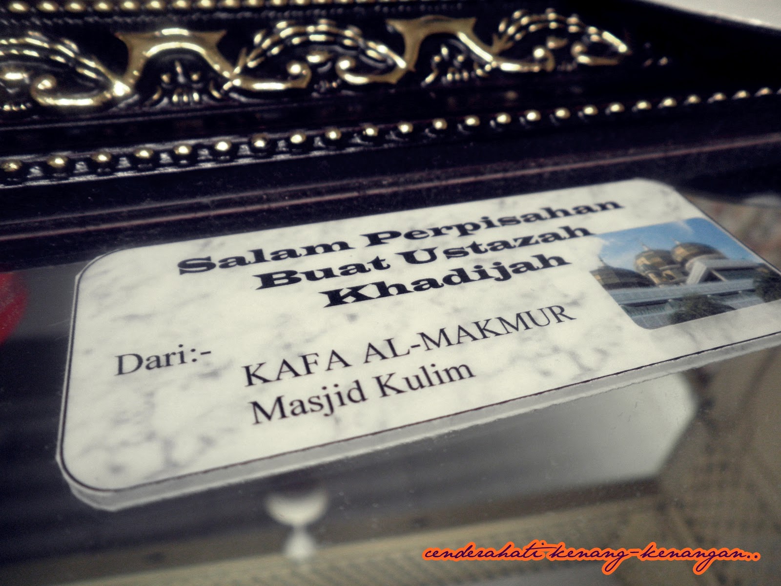 Zukhruf Amnie Semusim Bersama Seabad Terasa Telah aku menduga tiada indah mewangi hanya bersanding dikau berpura cinta dan berbudi bukan membalas cinta yang lahir dari hati mu. zukhruf amnie semusim bersama seabad terasa