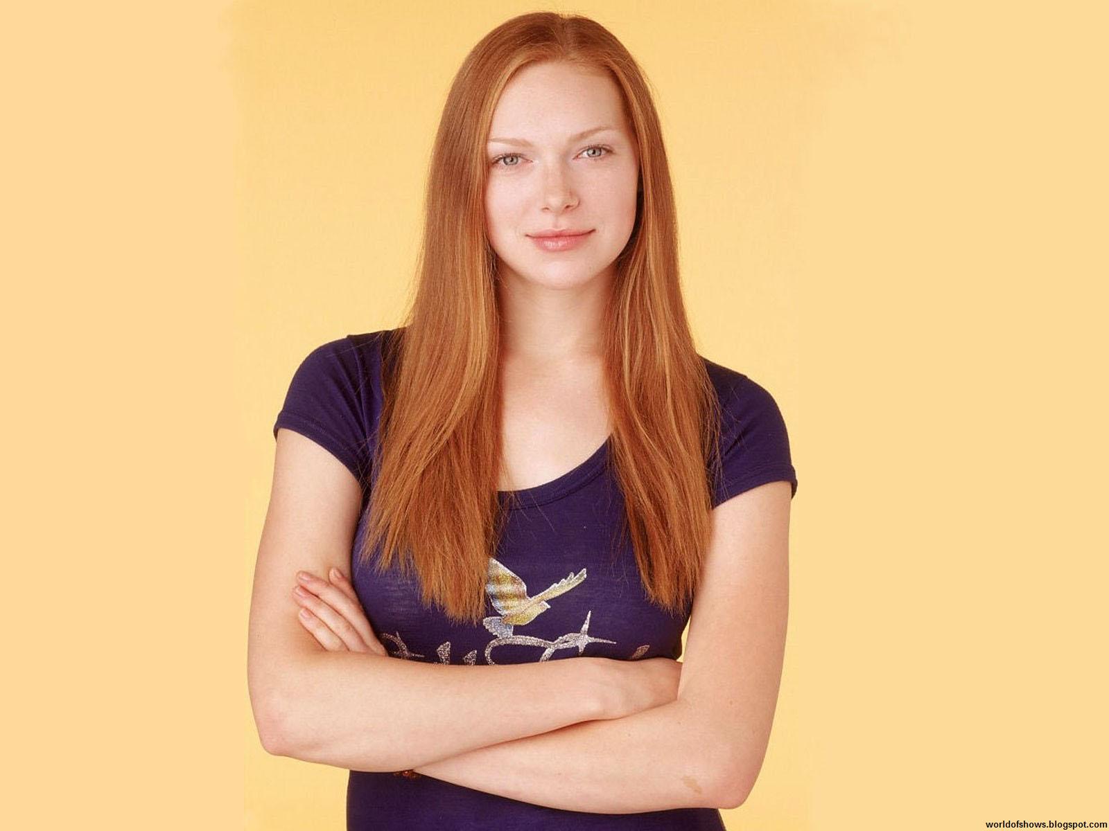 Laura Prepon Red Haired Beautiful Lady Smiling Face American Actress Image Gallery and ...