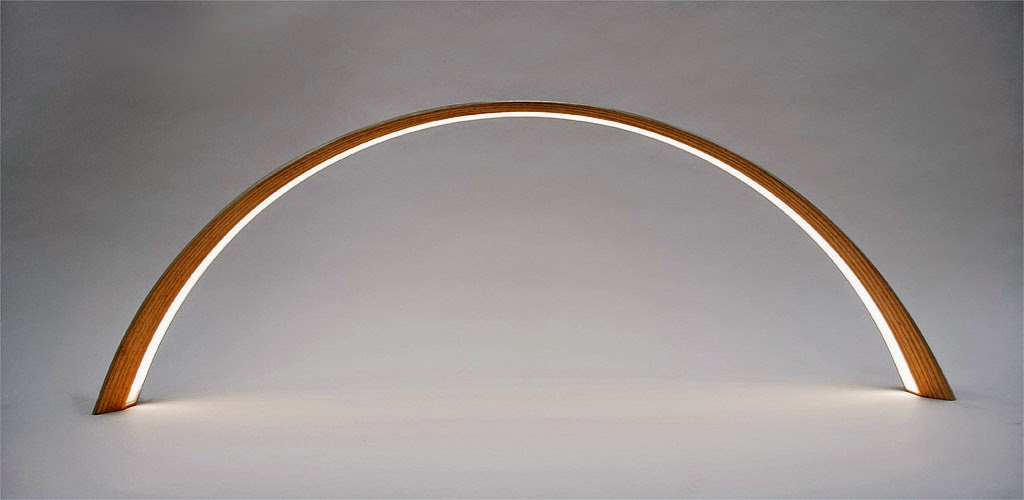скульптурный светильник из дерева свет электрика дизайн стиль 