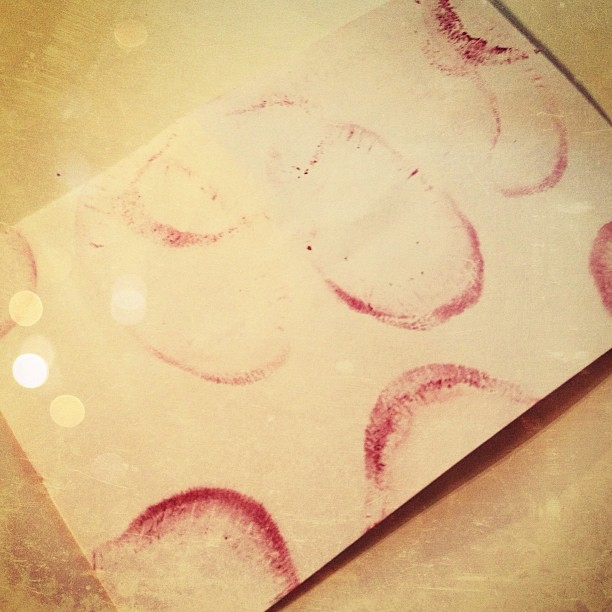 kiss prints