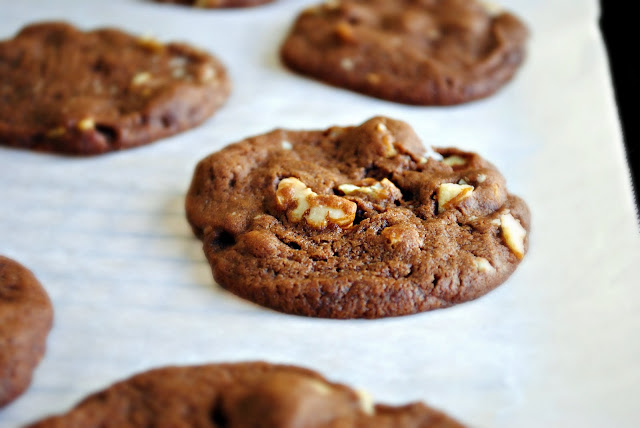 Chocolate Pecan Cookies l SimplyScratch.com