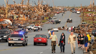 http://3.bp.blogspot.com/-JvCJZfxpi38/TdpDZI_KboI/AAAAAAAAbgg/c9_JsqukpyY/s400/midweststorm_joplin5.jpg