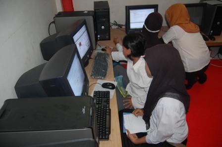 PENGERTIAN ISTILAH TREND: HOAX, LOL, LMAO, COZ DLL? | VISIUNIVERSAL