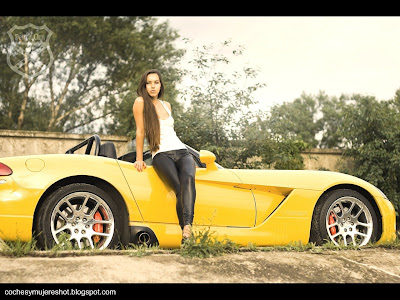 coches-mujeres-dodge-viper-wallpaper-hd-imagenes-facebook