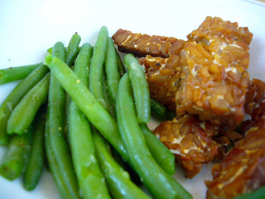 (vegan) (kitchen) (nuggets) Maple Tempeh and Green Beans
