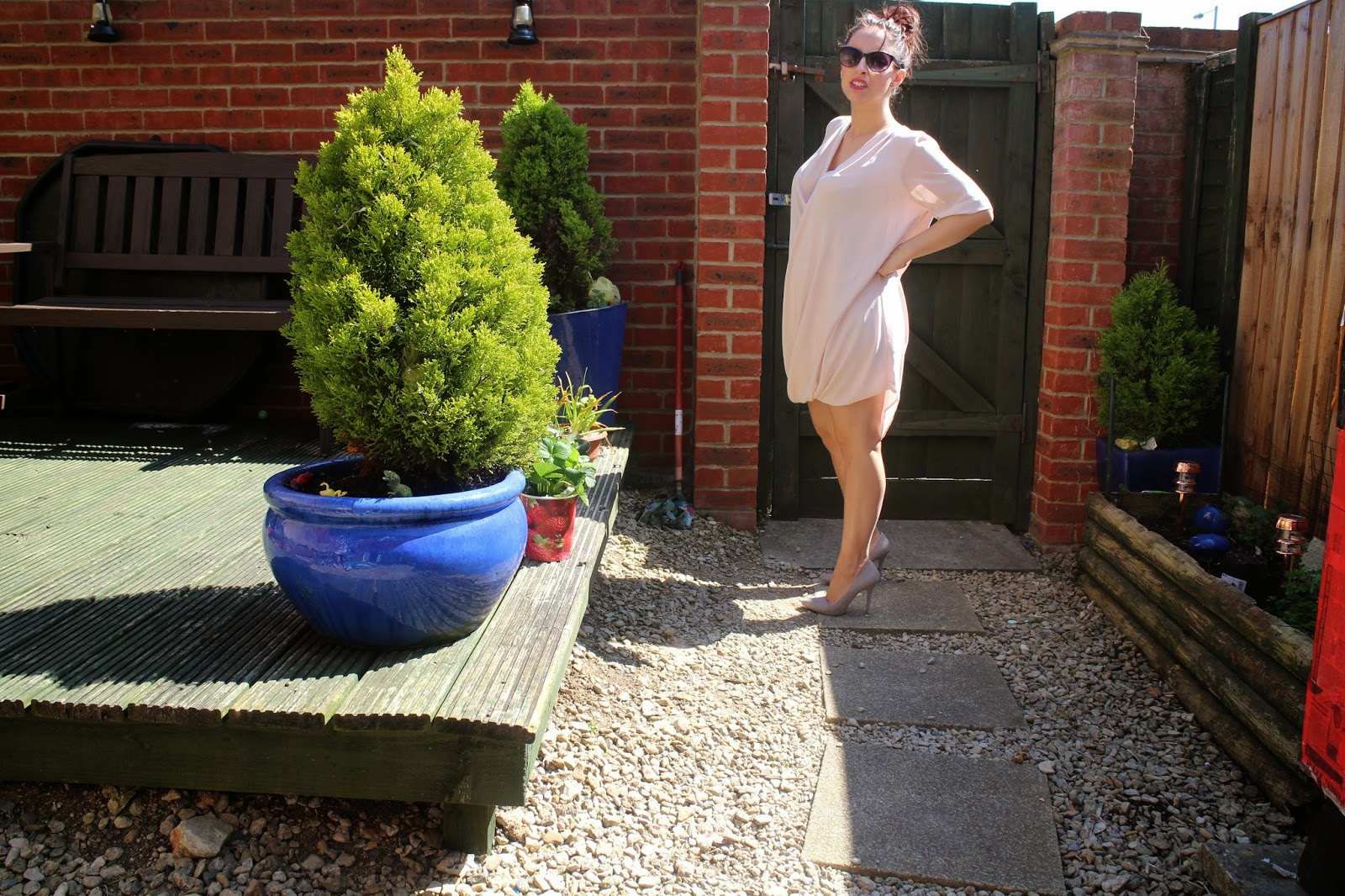 Topshop, maternity style, how to dress when pregnant, street style, Drape dress, spring summer look, OOTD, matalan shoes, matalan, fashion, fashion style, 