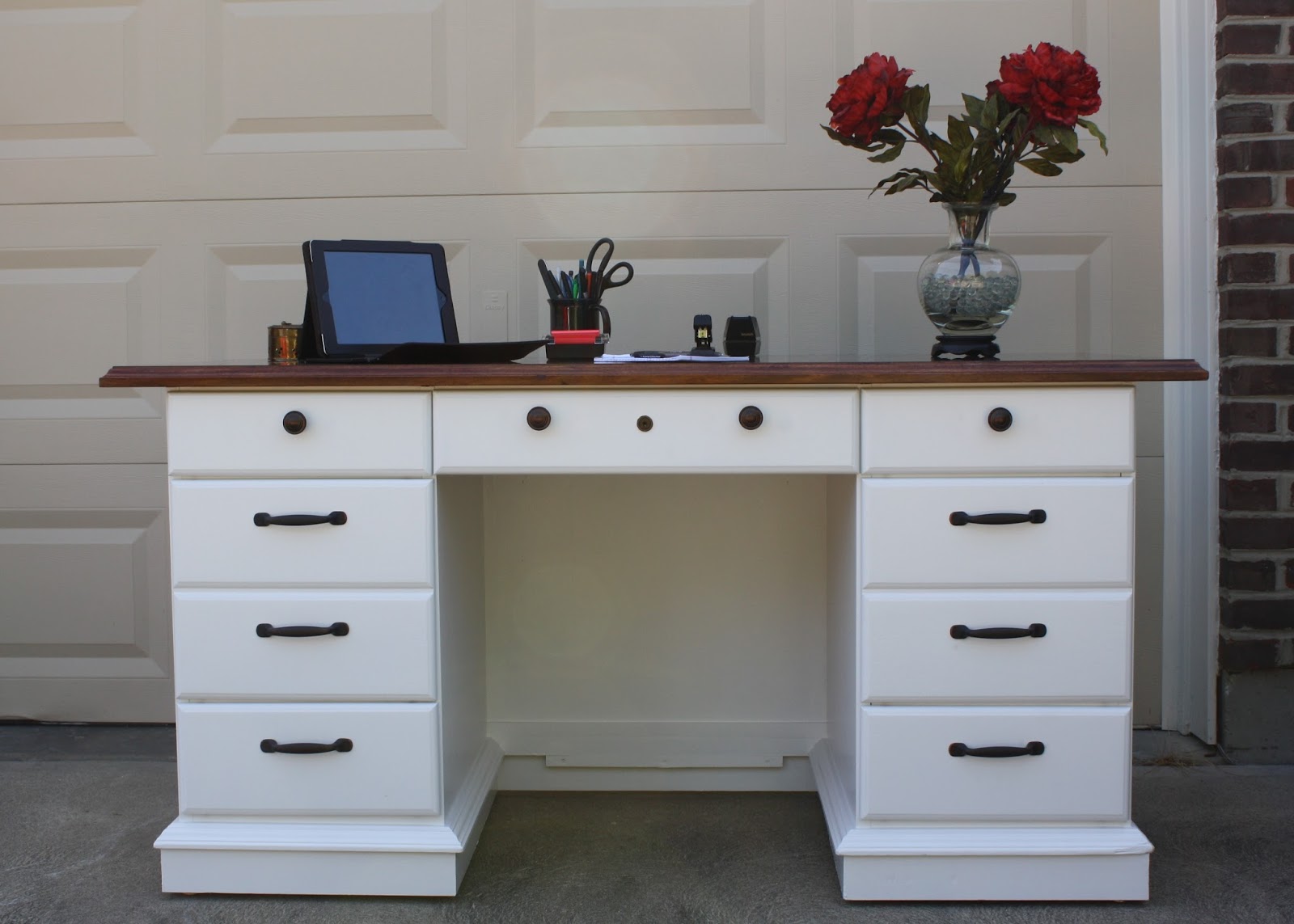 Gretchen's Garage A Desk Transformed