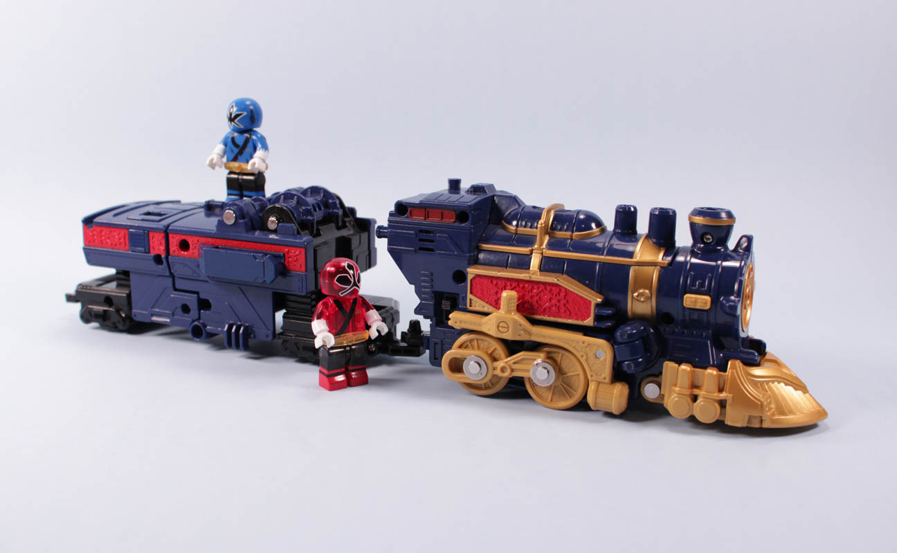 The Toy Museum Power Rangers Mystic Force Solar Streak Megazord