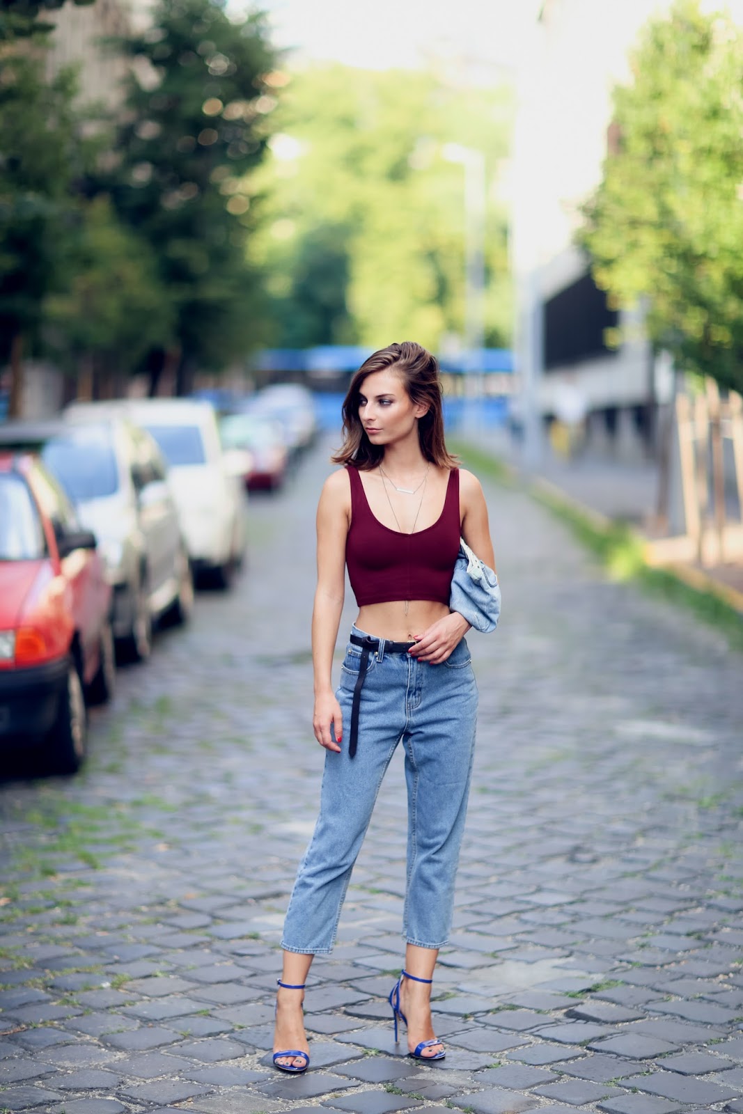 WEARING A CROP TOP WITH MOM JEANS What Vero Wears