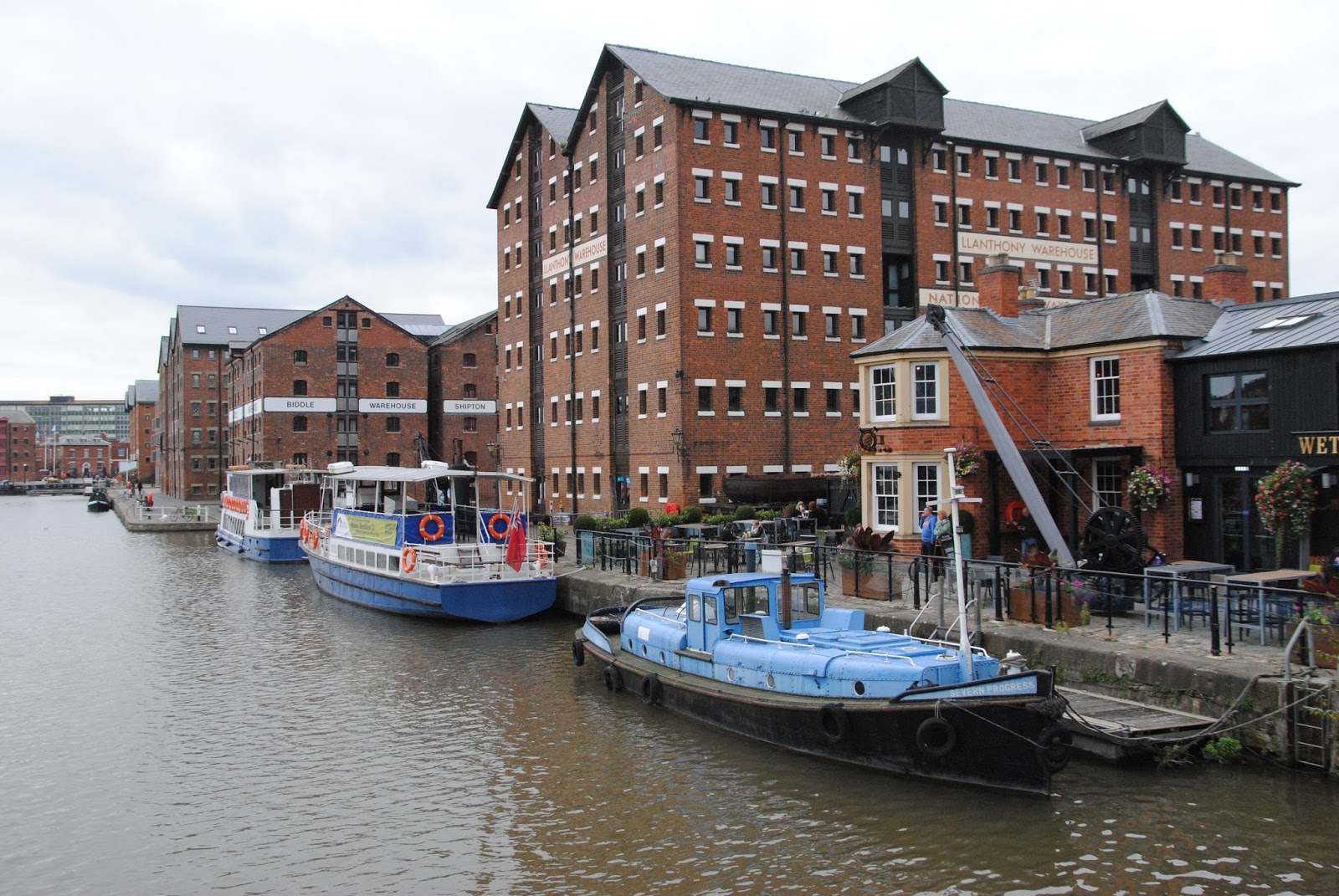 "GLOUCESTER QUAYS"