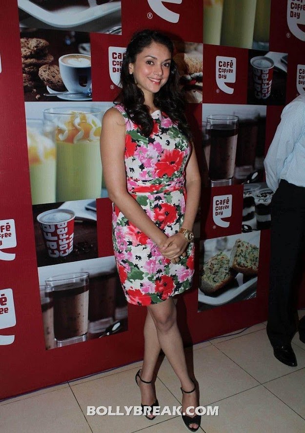 Aditi Rao in a model pose  - (3) -  Aditi Rao Hyadari at Cafe Coffee Day