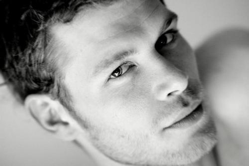 Joseph-Morgan-joseph-morgan-21646586-500-333.jpg