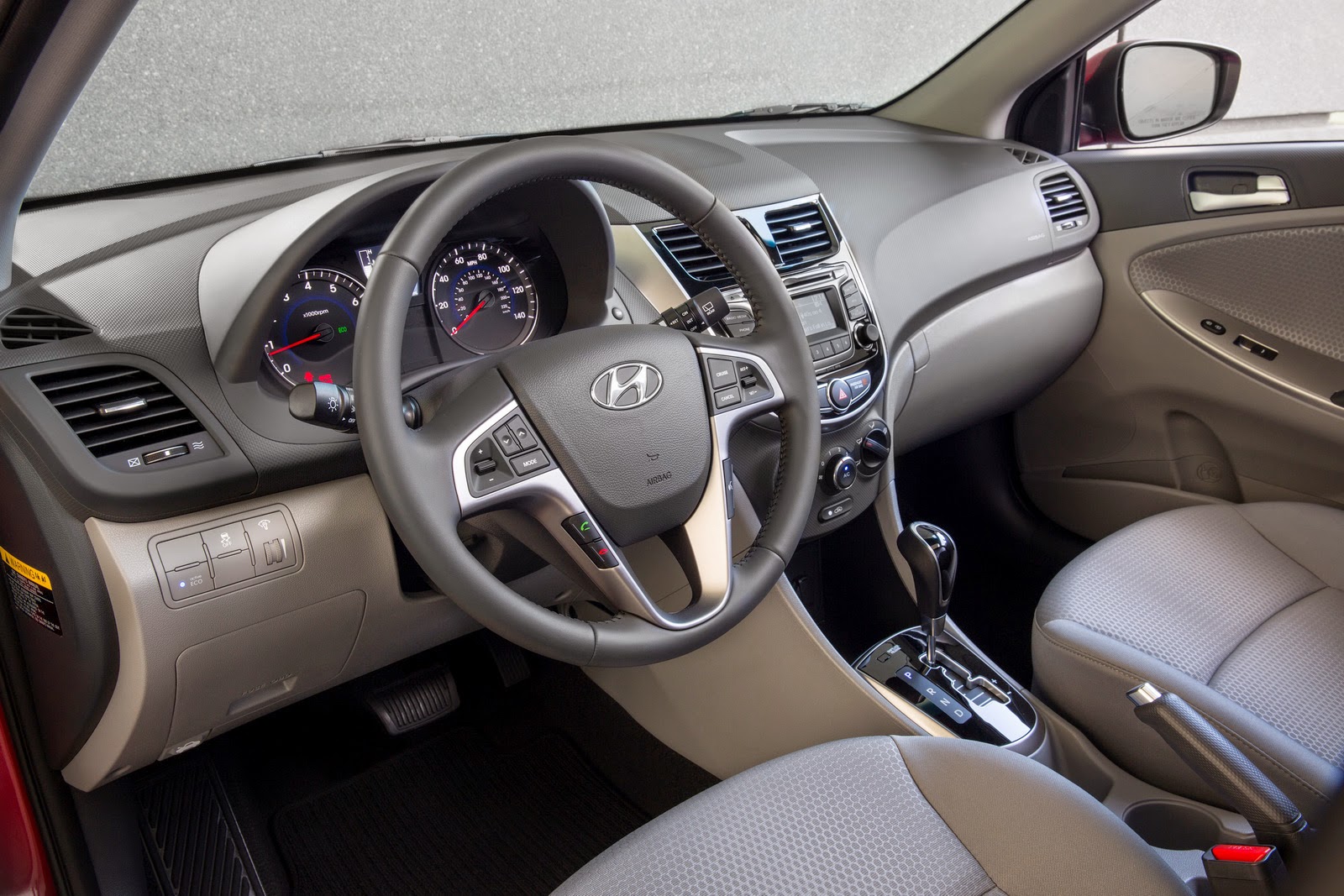 Hyundai Accent 2015 nhập khẩu giá ngang i10 có nên mua