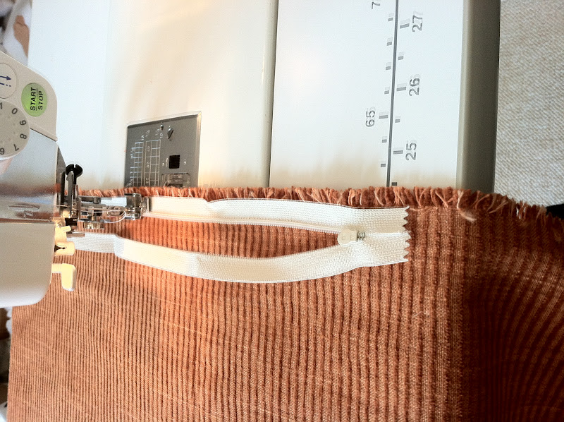 Woven Home Long Lumbar Pillow Tutorial