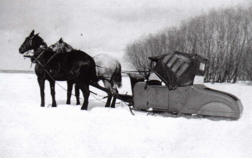 1940-50+Old+Car+Sled.png