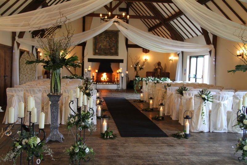 A Spectacular Black & White Wedding at The Beautiful Great Hall at Mains