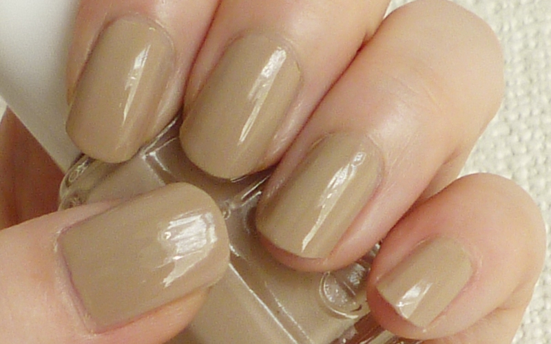 MakeupMarlin Essie Nail Polish Swatches