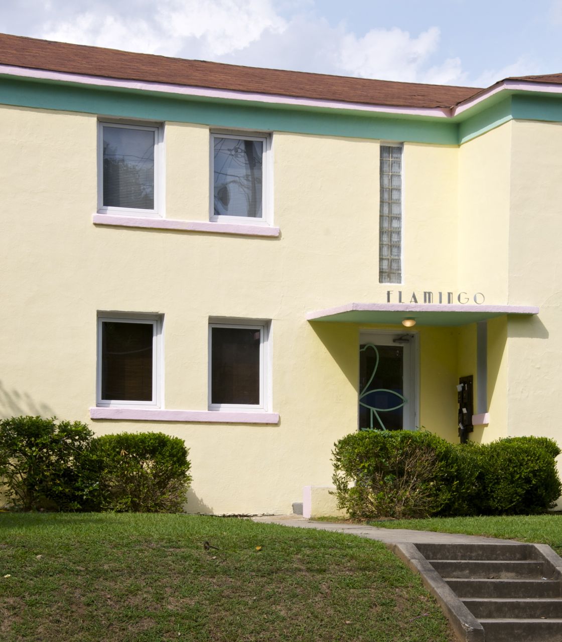 Suzassippi's Lottabusha County Chronicles Flamingo Apartments