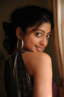 Pranitha New Cute Images [Searchind.blogspot.com]