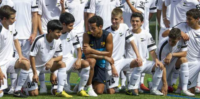 Foto Evan Dimas di Barcelona Bersama Thiago Alcantara dan Alexis Sanchez