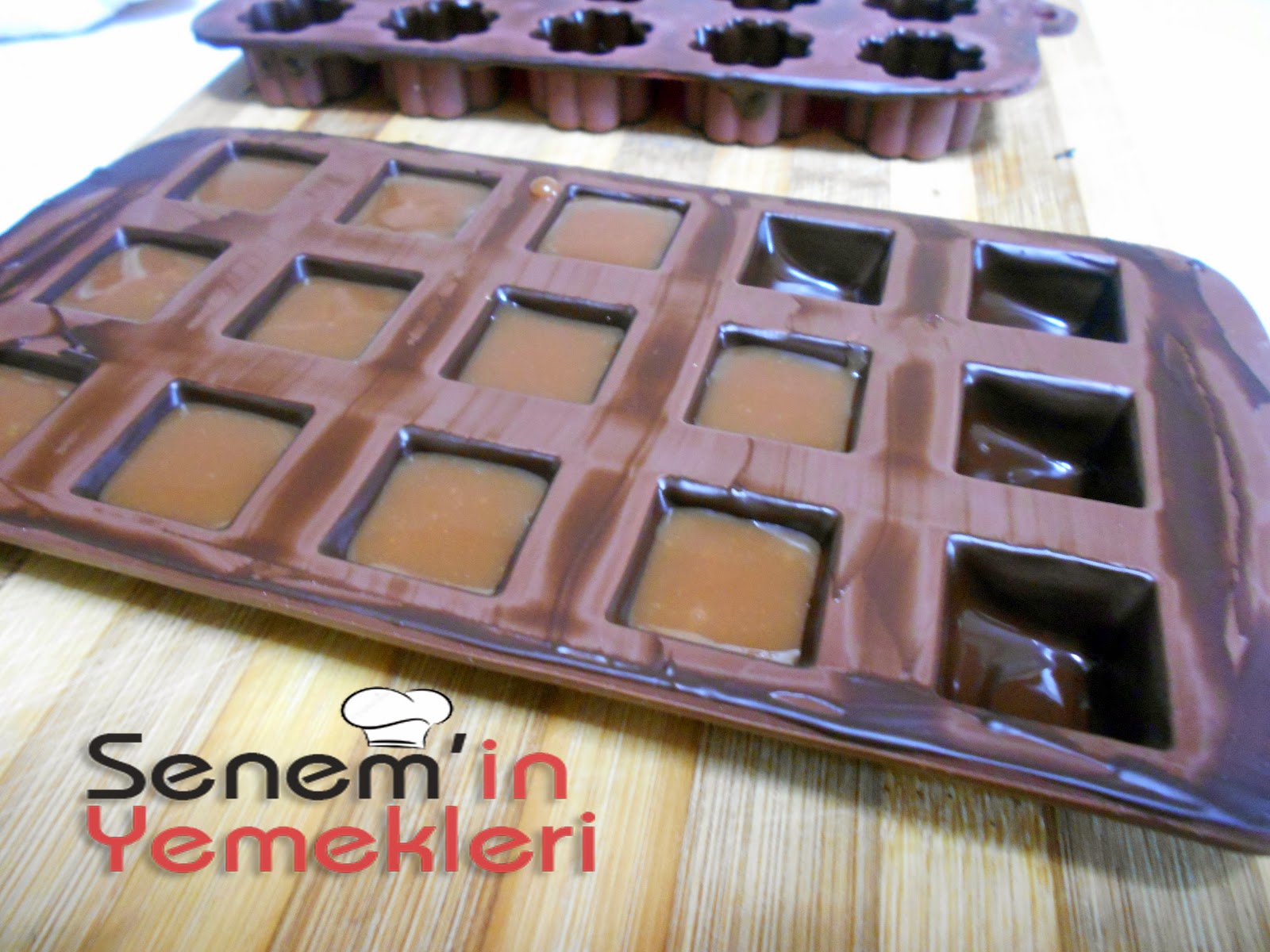 İCİ DOLGULU CİKOLATA YAPIMI Senem'in Yemekleri