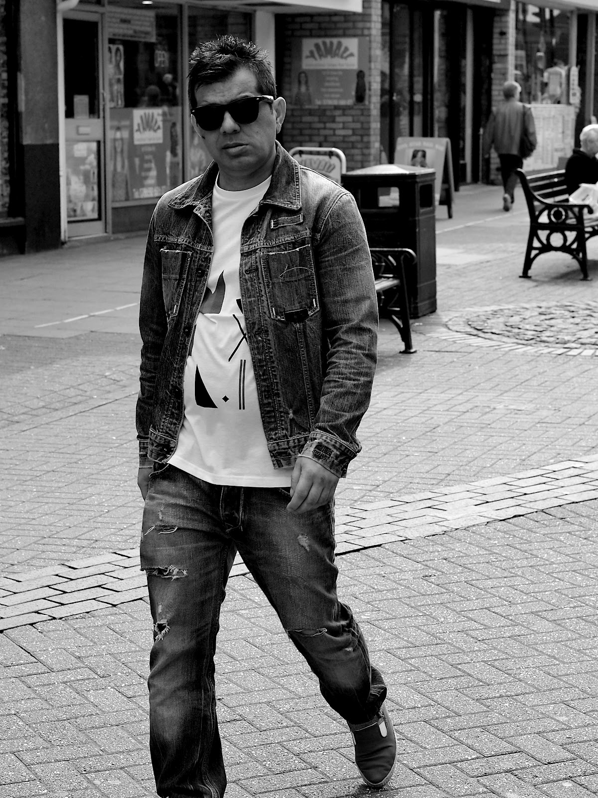 David Hodgson Street Photography: MAY 18th STREET PHOTOGRAPHY