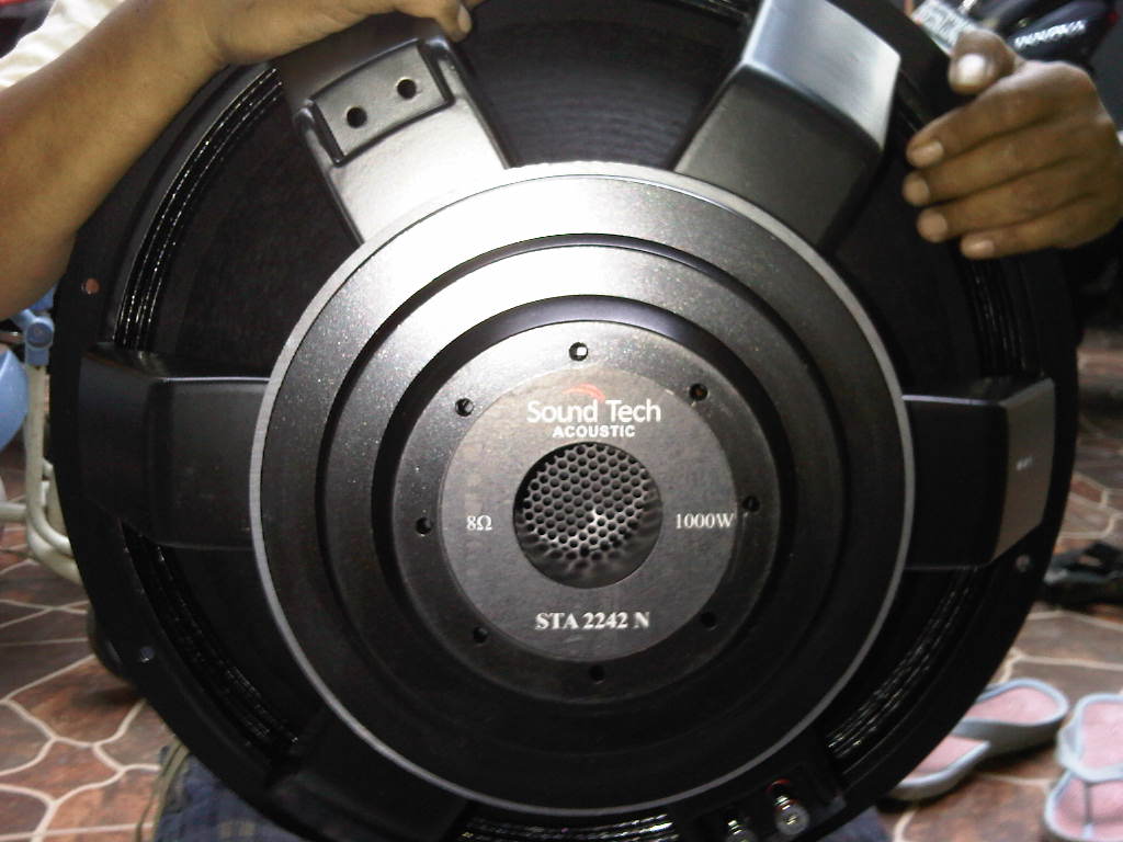 speaker soundtech 18 inch