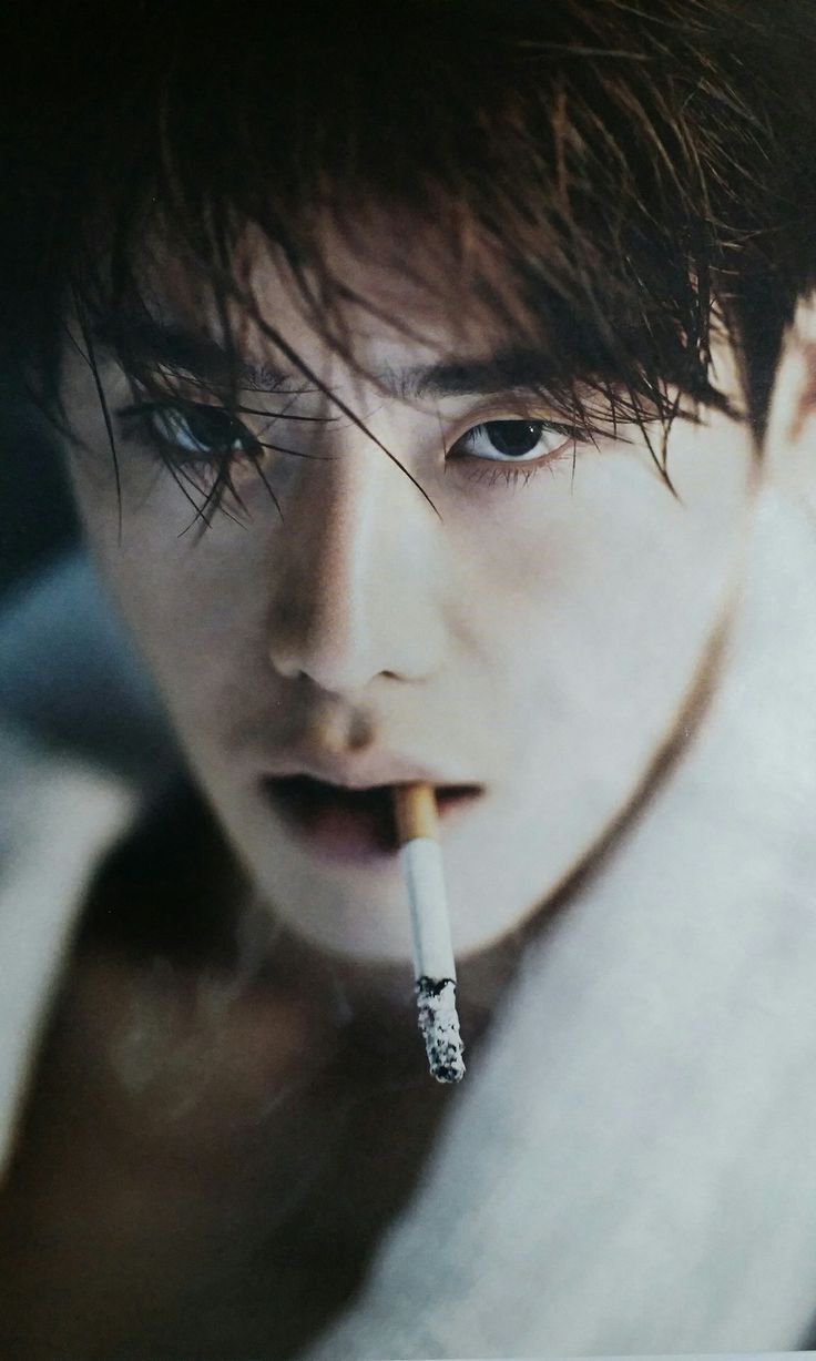 Large Close Up Pic of Lee Jongsuk Smoking a Cigarette Saranghae Korea