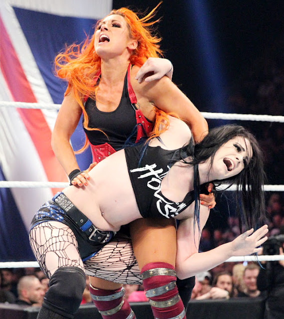 Paige vs. Becky Lynch - Monday Night Raw