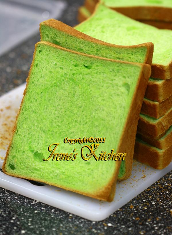 Irene�s Kitchen: Roti Tawar Pandan