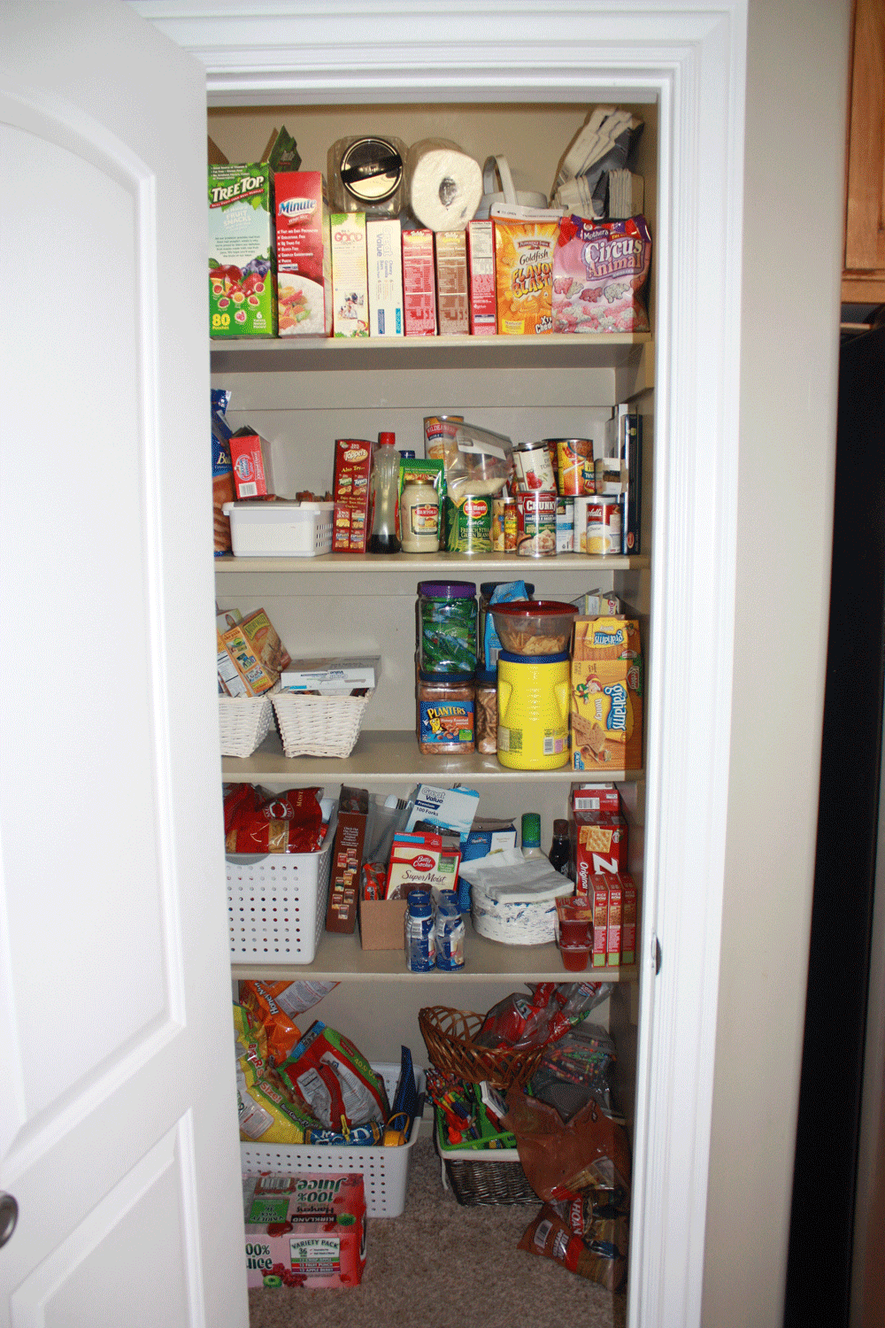 COUNTRY GIRL HOME Painting my pantry