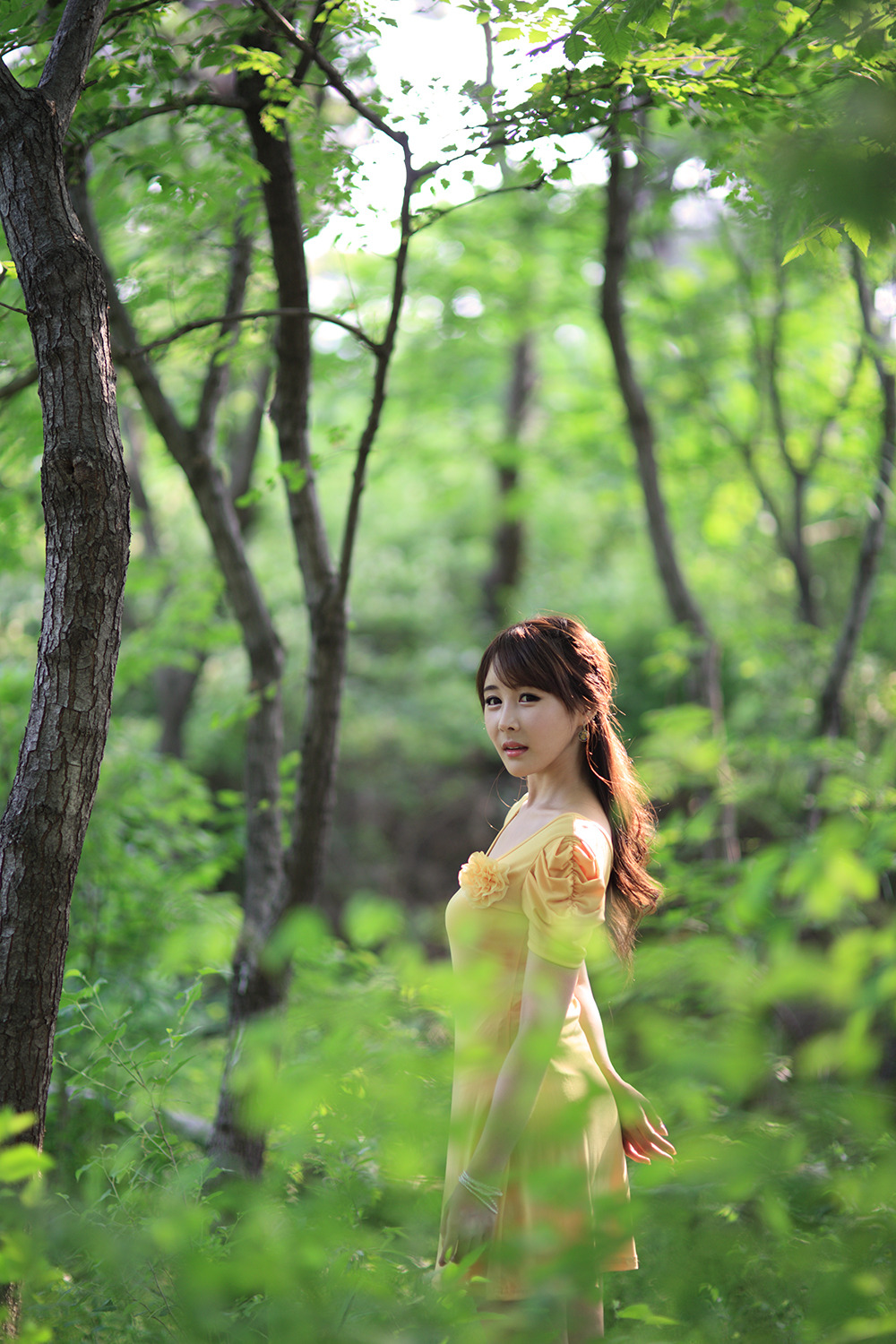 多么希望再看一眼 (duō me xī wàng zài kàn yī yǎn) - How I wish I can see it once again 怎知泪水模糊一片 (zěn zhī lèi shuǐ mó hu yī piàn) - How can I know I will be blurred by tears