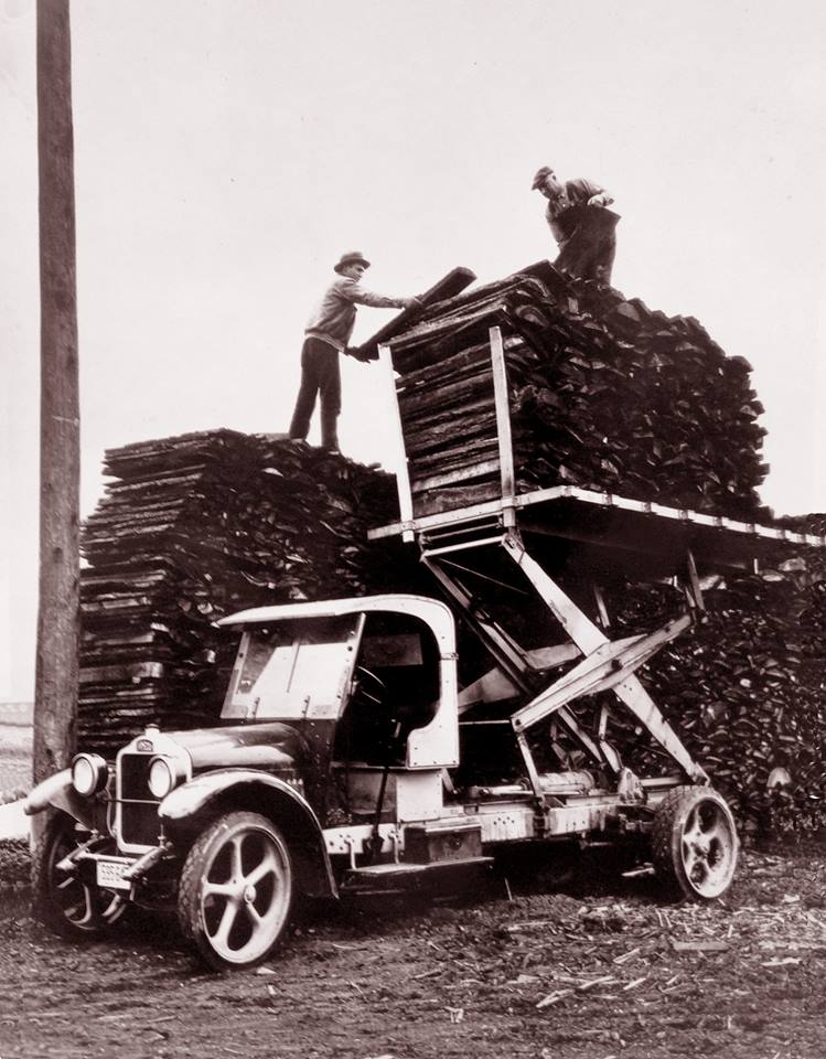 Just A Car Guy Scissor lift truck bed in 1929 in Washington State.