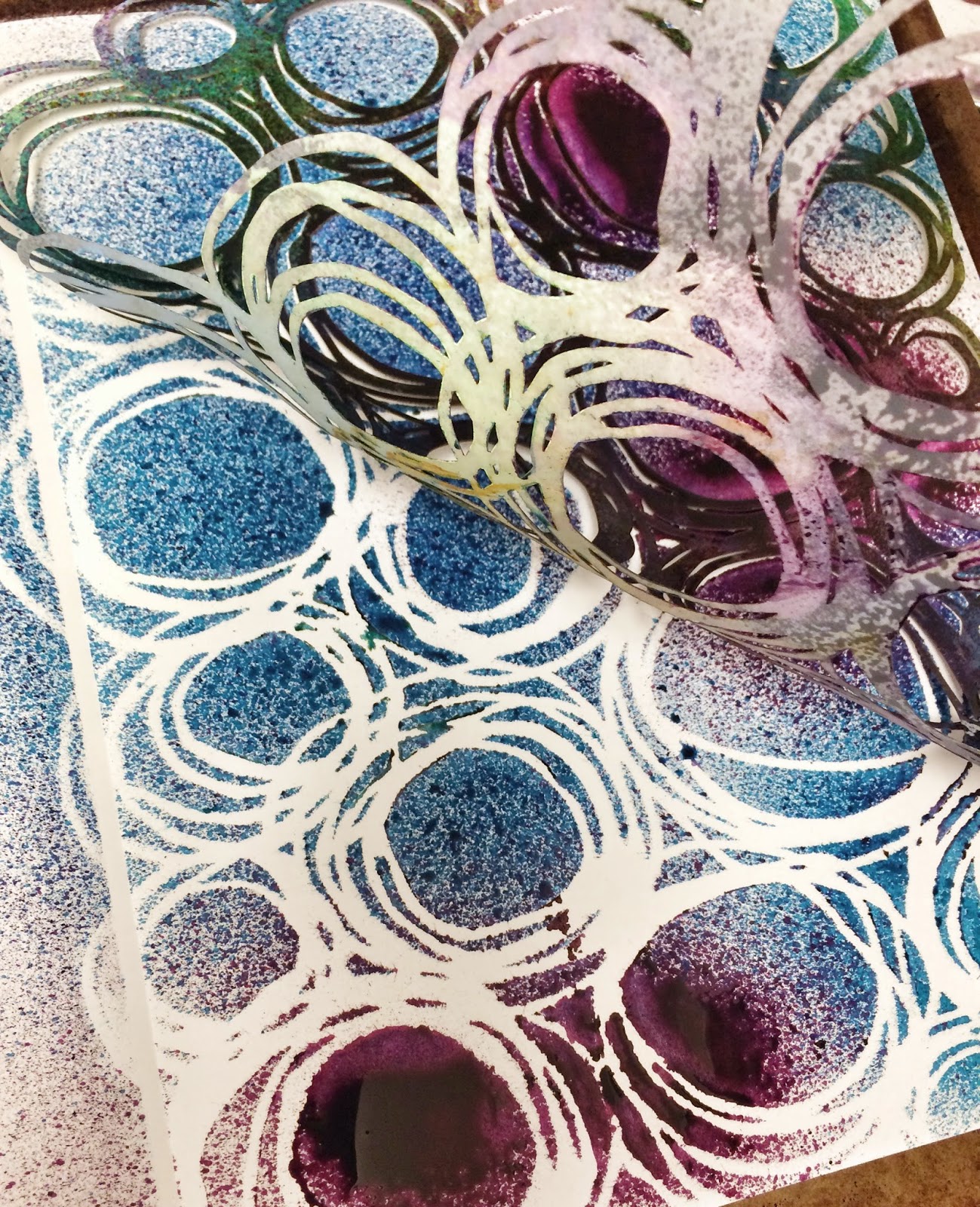 StencilGirl Talk Circles Stencil Wall Art with Vanessa Spencer