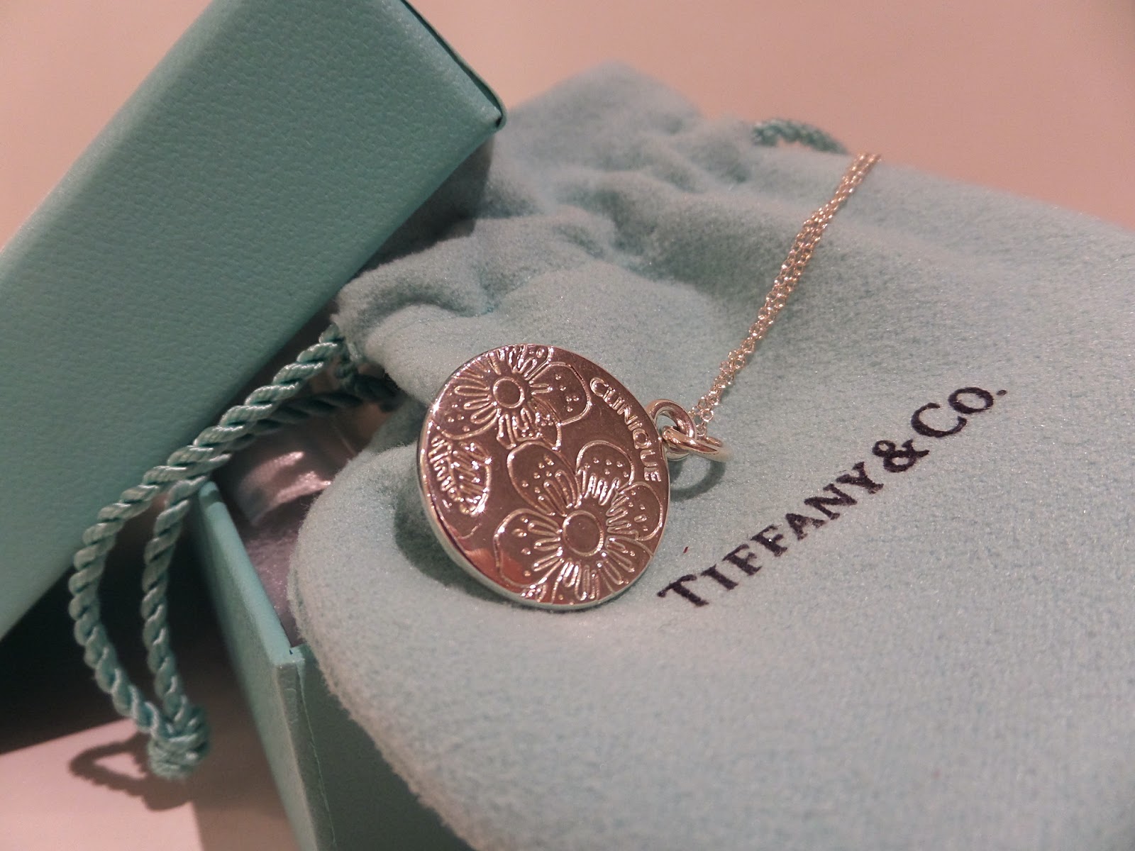 Vancouver Luxury Designer Consignment Shop 二手奢侈品寄卖店 Shop Consign