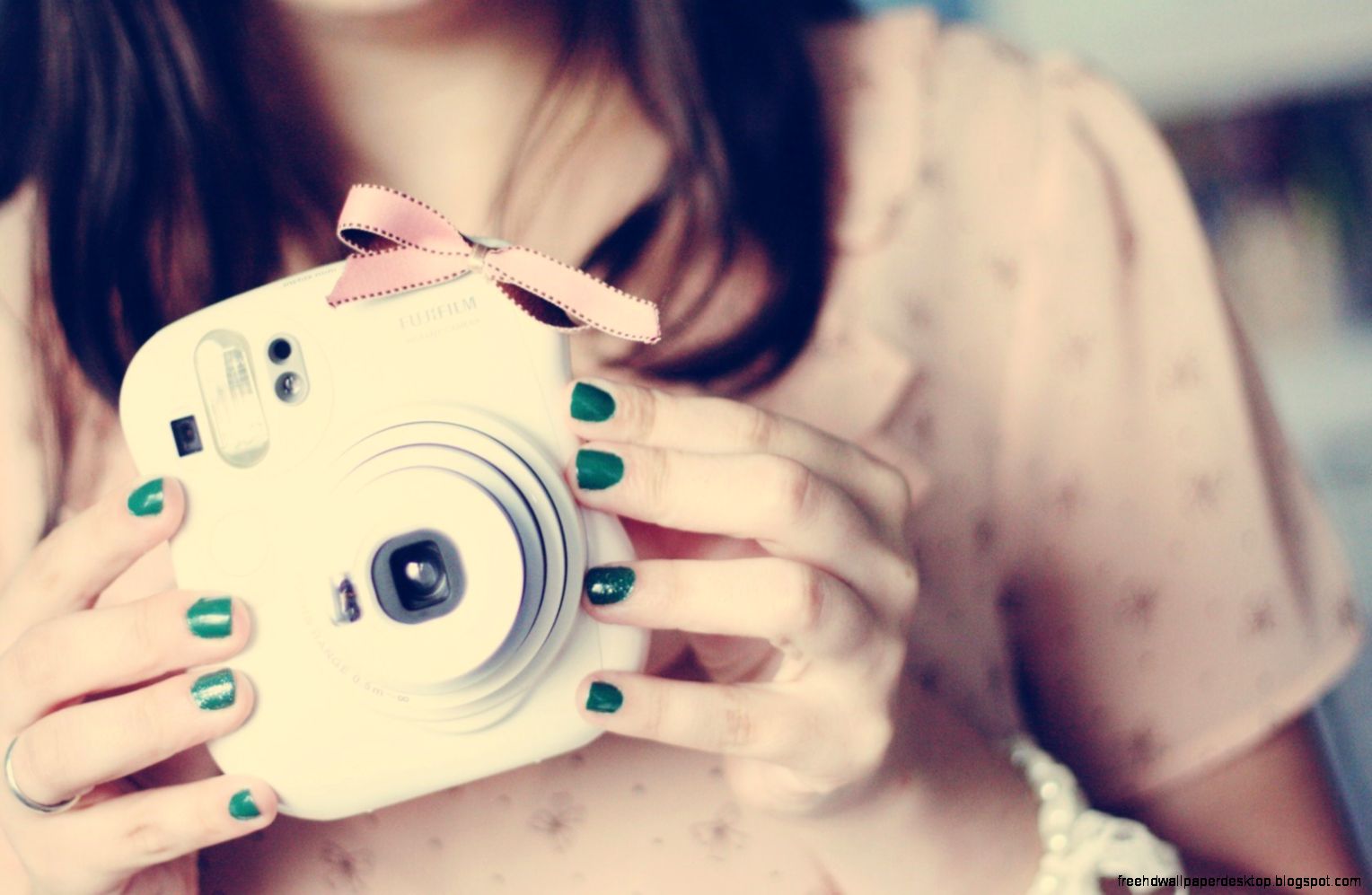 Mood Girl Camera Photo HD Wallpaper FreeWallsUp Mood Girl Camera Photo HD Wallpaper FreeWallsUp