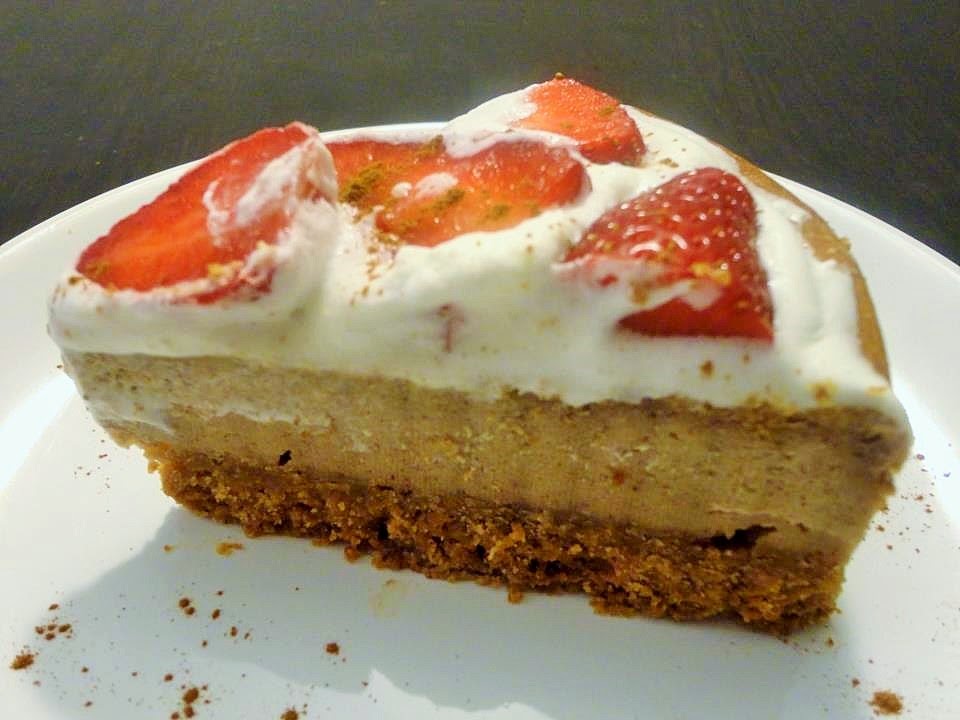Cinnamon & Nutmeg Cheesecake with Strawberries Recipe