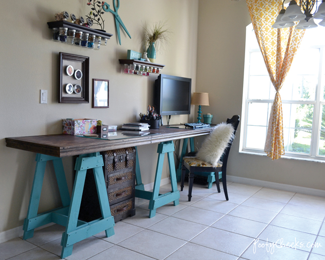 SNS 150 a Poofy craft room for Picture Perfect 8 Funky Junk