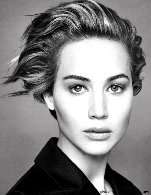 Jennifer Lawrence deslumbra con un look andrógino en Miss Dior Jennifer Lawrence deslumbra con un look andrógino en Miss Dior