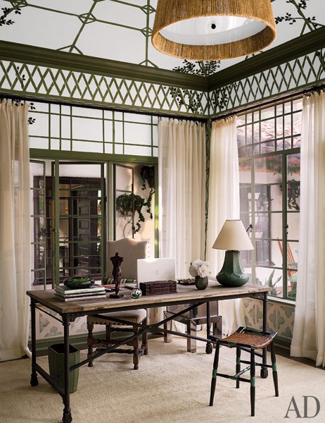The Art Of Treillage A Flippen Life Decorative Painter Nic Valle Ornamented Dinah S Study With A Trellis Motif The Desk And Upholstered Chair Are By Restoration Hardware Table Lamp