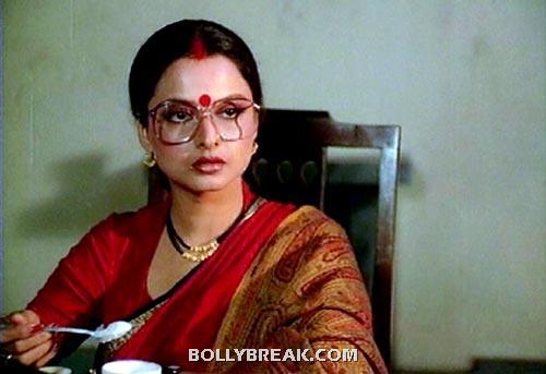 Rekha in Ijaazat in Red Sari - (12) - Bollywood Actresses in Saree - Top 25 List