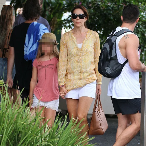 Crown Princess Mary of Denmark and her elder daughter Princess Isabella was seen at the downtown of Byron Bay while shopping