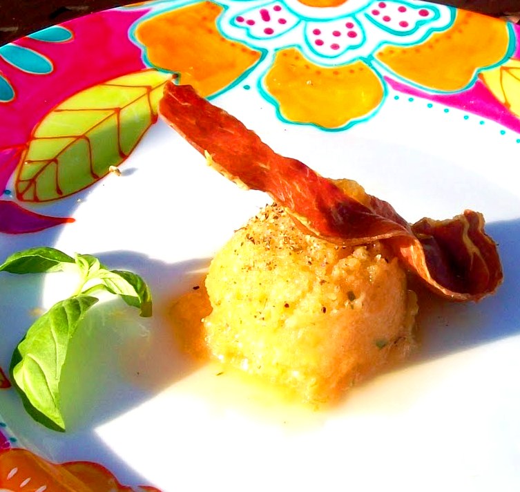 Sorbet melonbasilic salé et chips de jambon cru & muscat de Baumesde