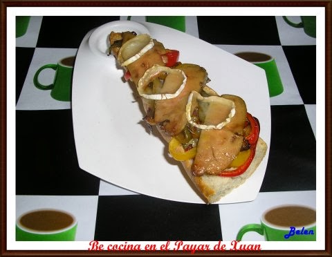 Tosta De Pimientos Foie Y Queso De Cabra
