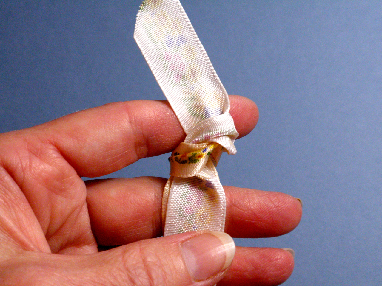 PEP & Paper Tying A Patterned Ribbon Bow Right Side Up