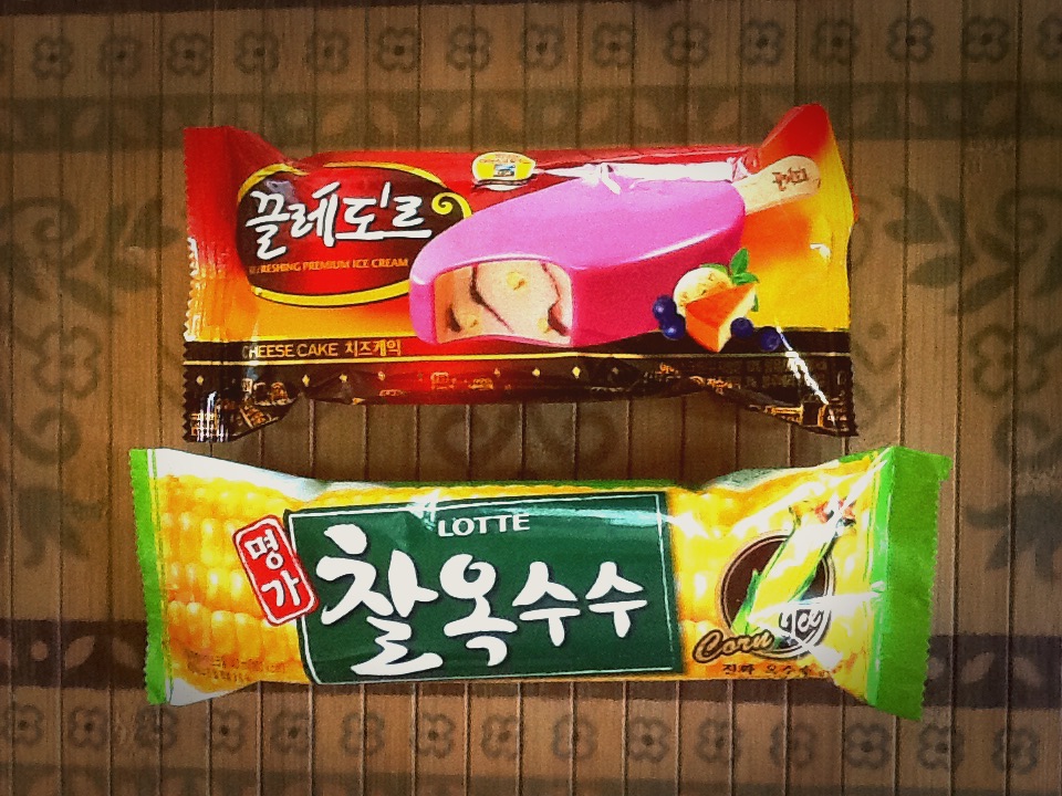 Eat Korea Challenge Cledor Cheese Cake vs Lotte Corn Ice