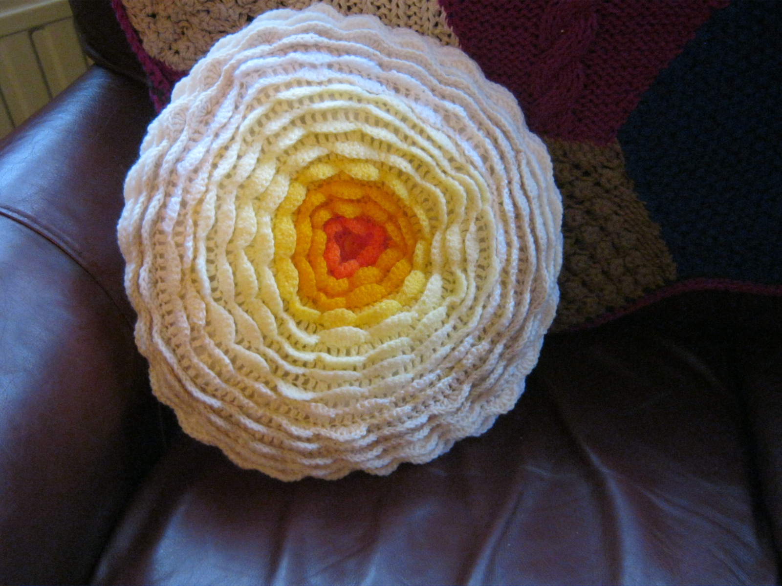 Blooming Flower Cushion Love, Lucie
