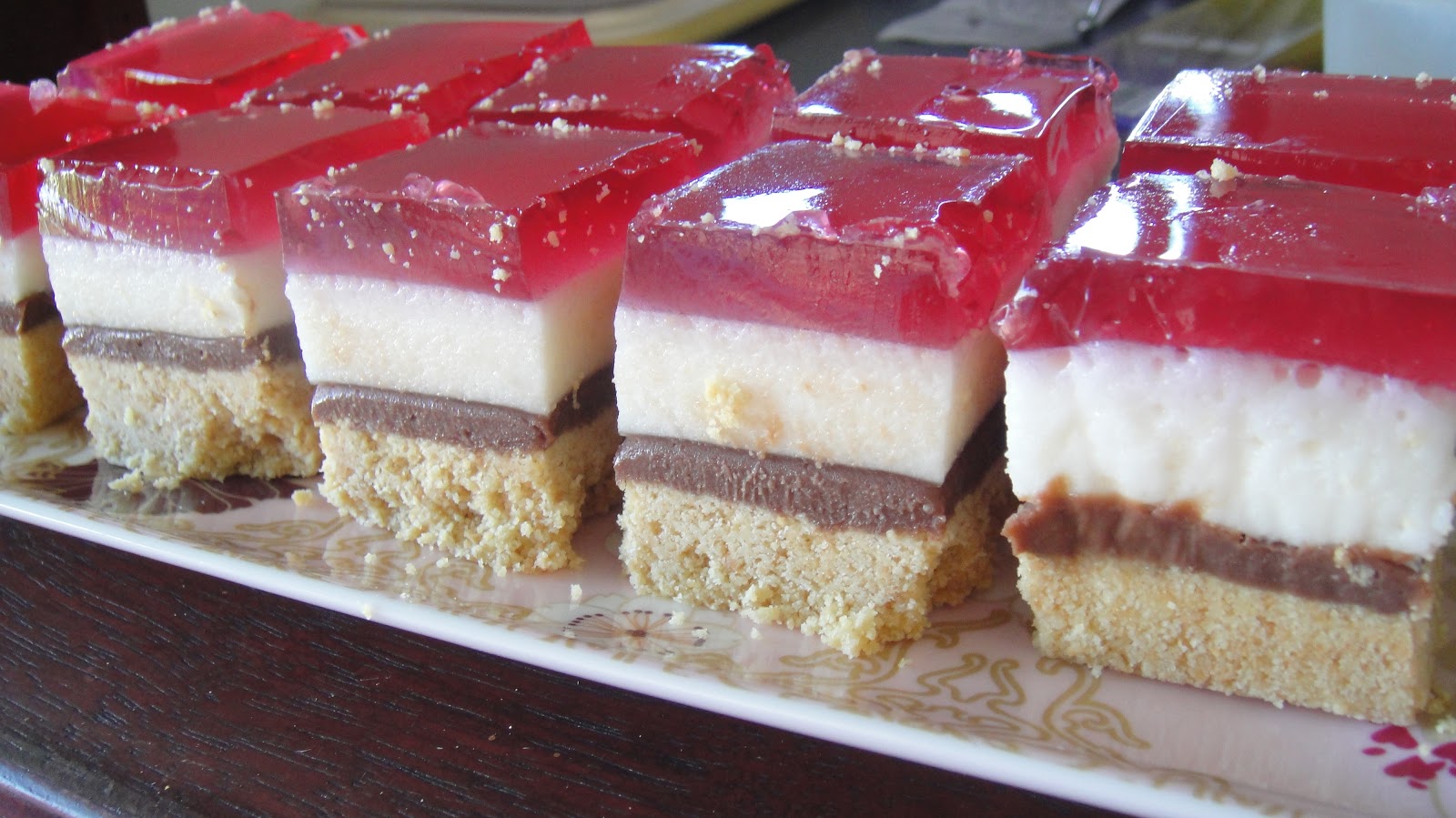 Mums in the Kitchen ChocMallow Jelly Slice