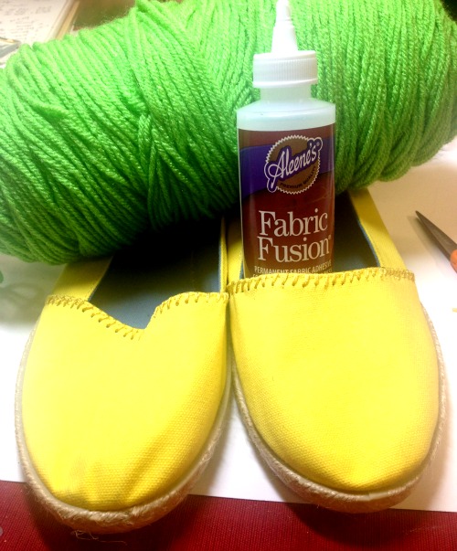 iLoveToCreate Blog DIY Summertime Swirly Shoes